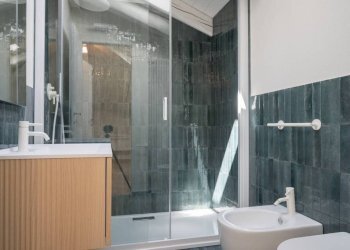 Bagno - Appartamento via Vittorio Emanuele II, 38, Chieri - foto 12