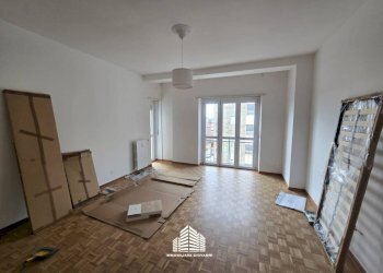 Stanza non arredata - Terreno non edificabile via Crimea, 15, Bra - foto 2