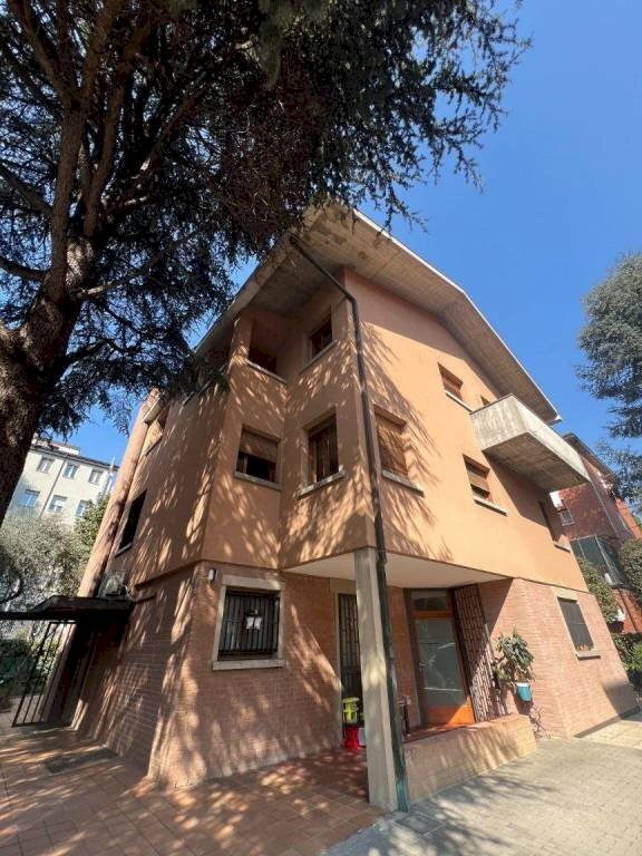 Facciata - Villa via Gorizia, 1, San Lazzaro di Savena - foto 1