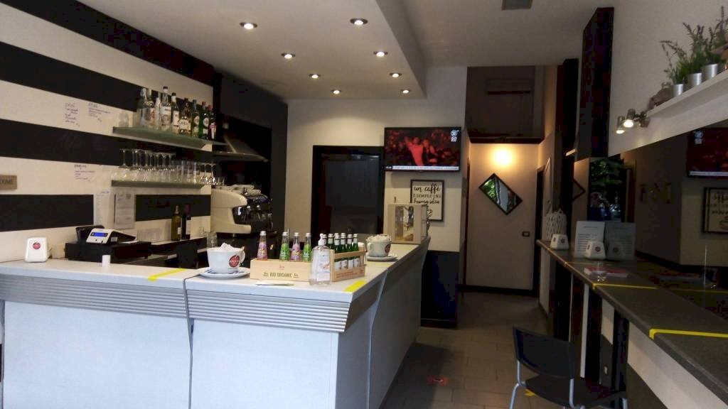 Interno non residenziale - Bar Tavola Calda - Fredda via Dante, Erba - foto 1