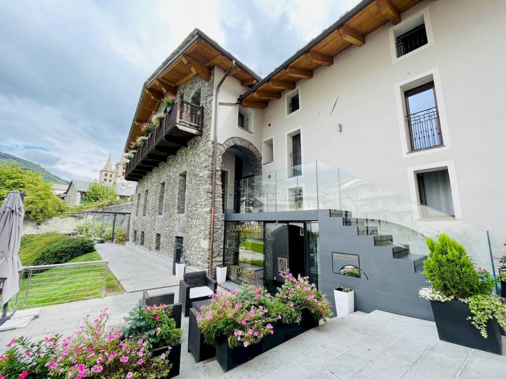 Locale Commerciale Via Quintane, 2, Aosta - foto 2