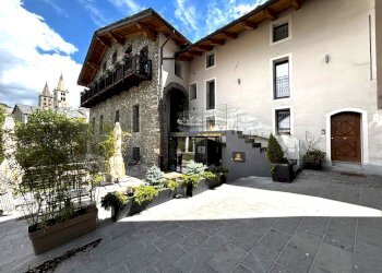 Locale Commerciale Via Quintane, 2, Aosta - foto 1