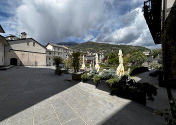 Locale Commerciale Via Quintane, 2, Aosta - foto 5