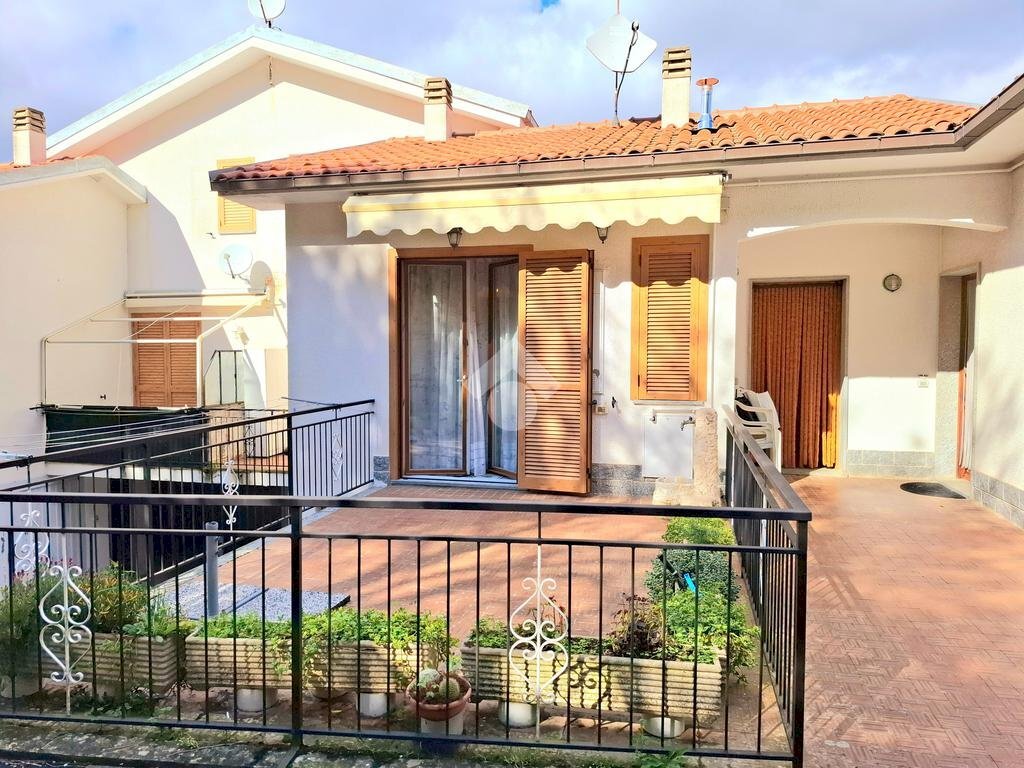 Two-room apartment Via IV Novebre, Diano Arentino - photo 3