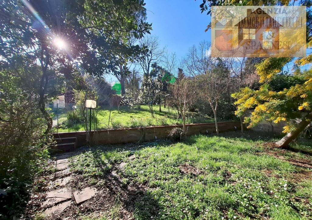 Giardino - Casa indipendente via Galileo Galilei, Poggio a Caiano - foto 1