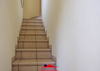 Interno palazzo - Bilocale via Roma, 20, Manta - foto 4