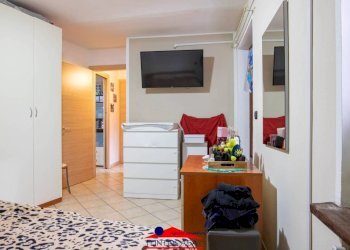 Camera da letto - Bilocale via Roma, 20, Manta - foto 13