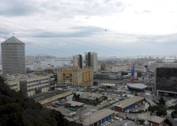 Vista - Trilocale via San Bartolomeo del Fossato, 74, Genova (zona Sampierdarena) - foto 3