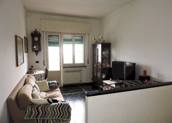 Salone - Trilocale via San Bartolomeo del Fossato, 74, Genova (zona Sampierdarena) - foto 6