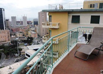 Balcone - Trilocale via San Bartolomeo del Fossato, 74, Genova (zona Sampierdarena) - foto 17