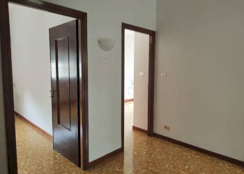 Interno appartamento - Quadrilocale Genova (zona Bolzaneto) - foto 9