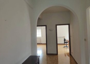 Ingresso - Quadrilocale Genova (zona Bolzaneto) - foto 11