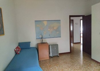 Camera da letto - Quadrilocale Genova (zona Bolzaneto) - foto 37