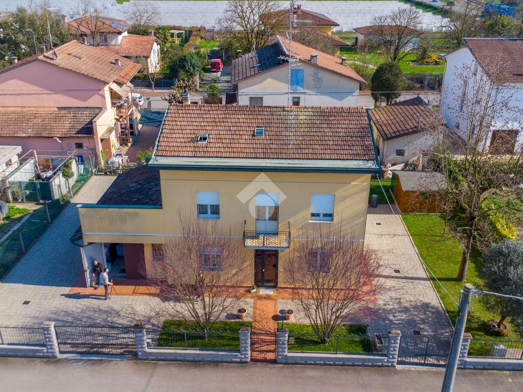 Casa indipendente Via Giosuè Carducci, Novellara - foto 3