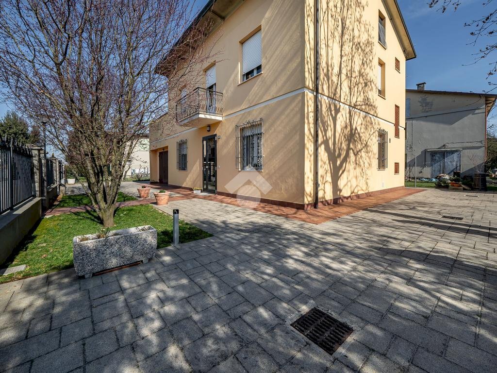 Casa indipendente Via Giosuè Carducci, Novellara - foto 1
