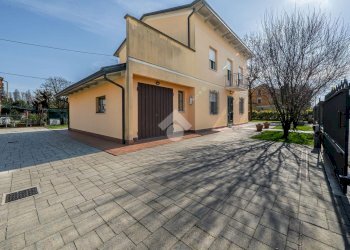 Casa indipendente Via Giosuè Carducci, Novellara - foto 2