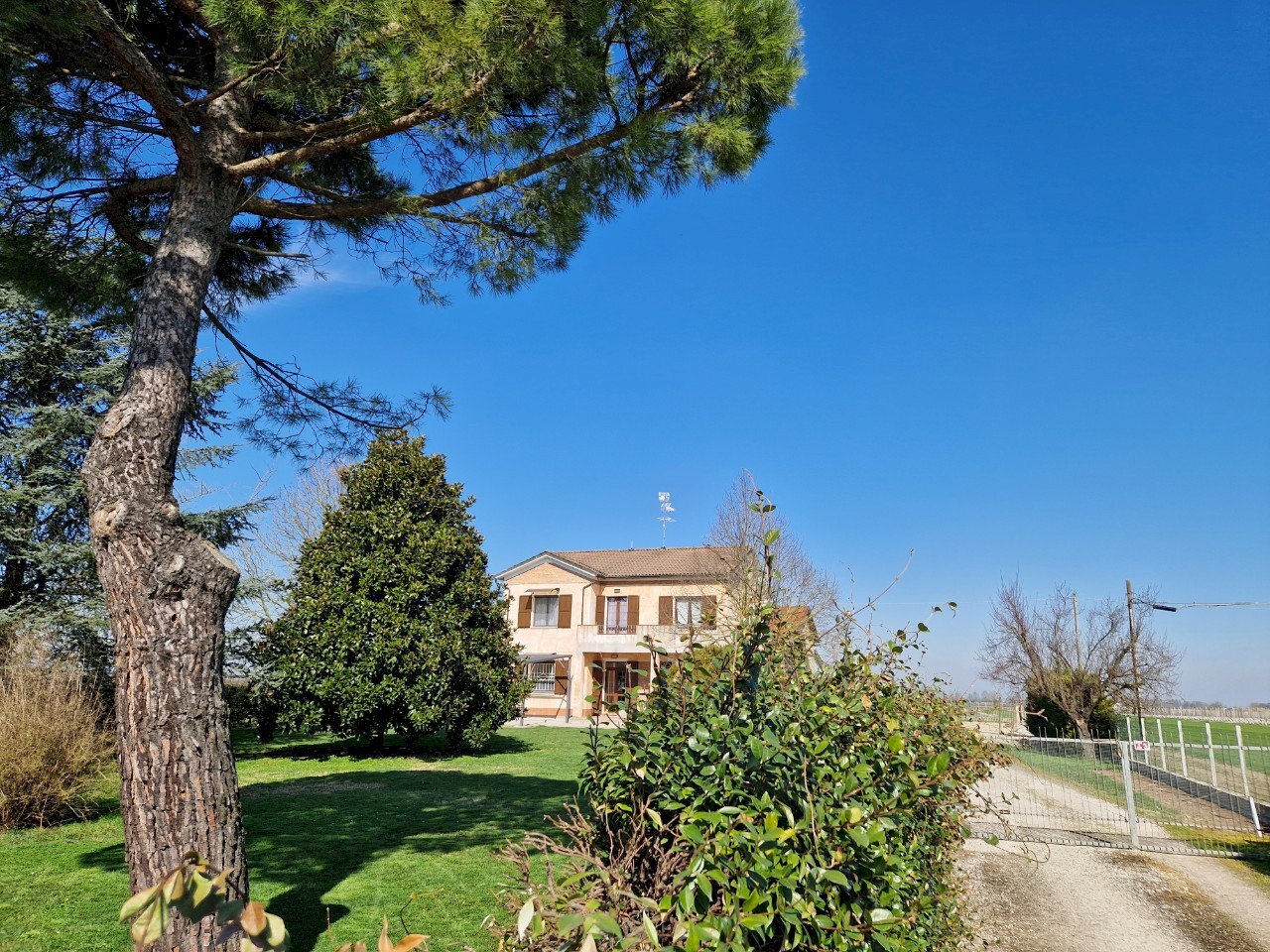 Villa Bifamiliare Argenta - foto 1