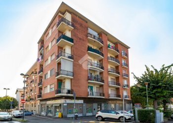 Two-room apartment Via Principe Amedeo, Beinasco - photo 1