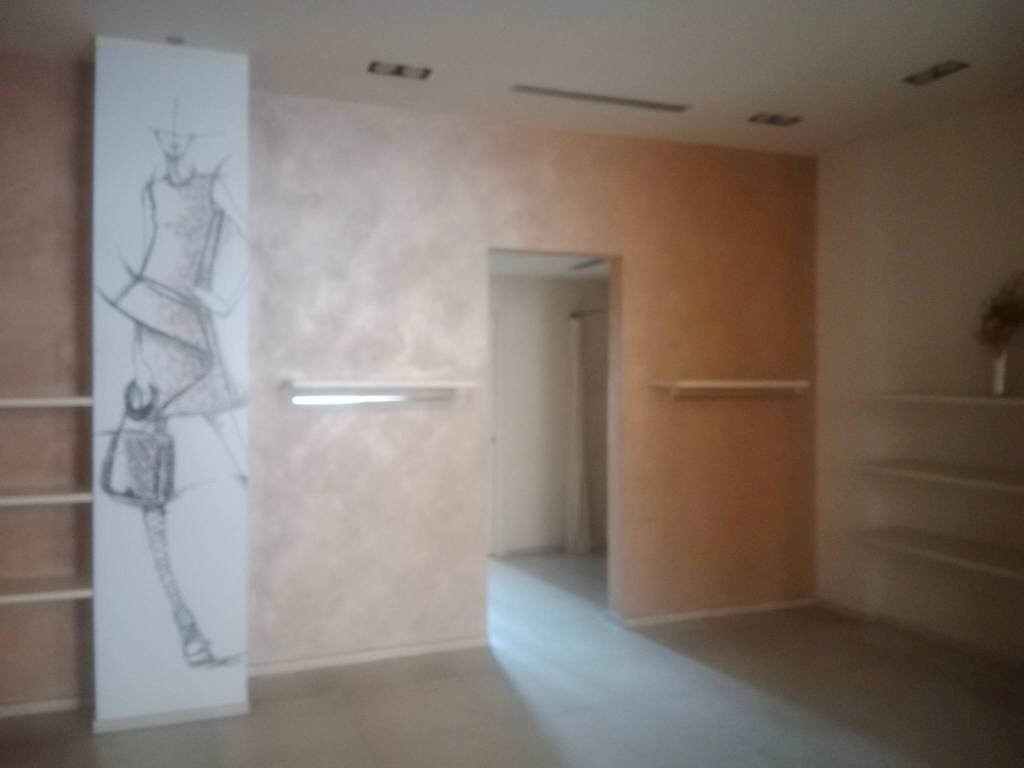 Stanza non arredata - Attività Commerciale viale Guido Fassi, Carpi - foto 1