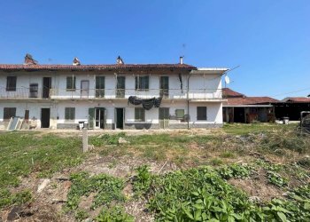 Facciata - Villa via Vado della Valle, 13, Carmagnola - foto 1