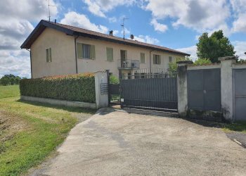 esterno - Villa strada provinciale SP124, Abbadia Cerreto - foto 3