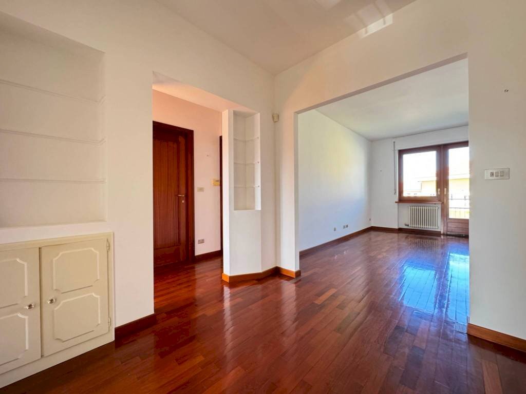 Stanza non arredata - Quadrilocale Cuneo (zona Donatello) - foto 2