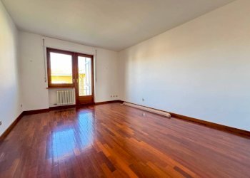 Stanza non arredata - Quadrilocale Cuneo (zona Donatello) - foto 3