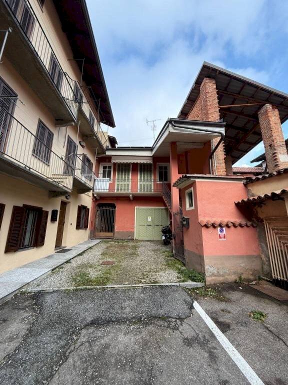 Facciata - Casa indipendente via Quintino Sella, 31, Biella - foto 2