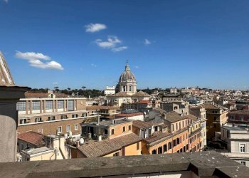 Vista - Attico piazza di San Lorenzo in Lucina, 1, Roma (zona Centro Storico) - foto 5