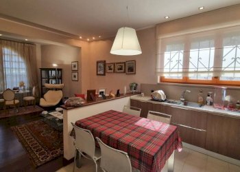 Cucina - Villa strada per Sostegno, 30, Sostegno - foto 7