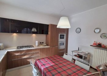 Cucina - Villa strada per Sostegno, 30, Sostegno - foto 10