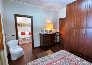 Stanza arredata - Villa strada per Sostegno, 30, Sostegno - foto 16