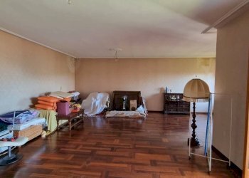 Soggiorno - Villa strada per Sostegno, 30, Sostegno - foto 47