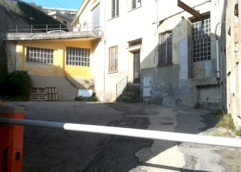 Magazzino via ferriera, Mele - foto 1