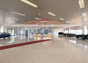 Commercial Premises Cavernago - photo 1