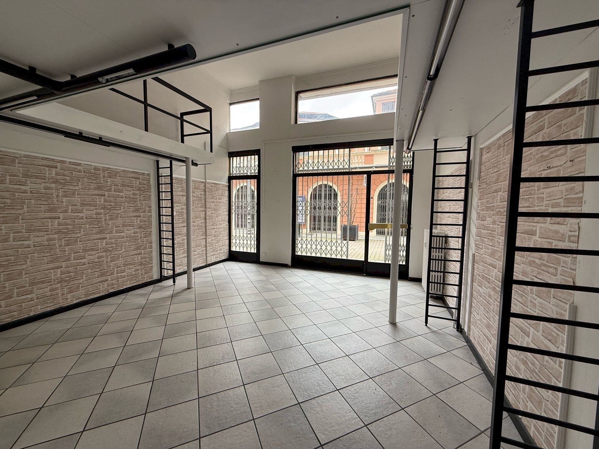 Negozio via Ospedale, 16, Asti - foto 1