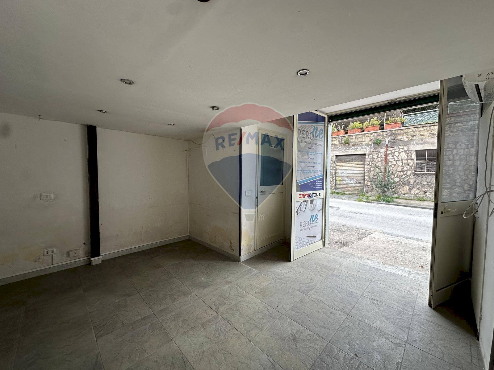 Negozio Via Armando Diaz, Casoria - foto 2