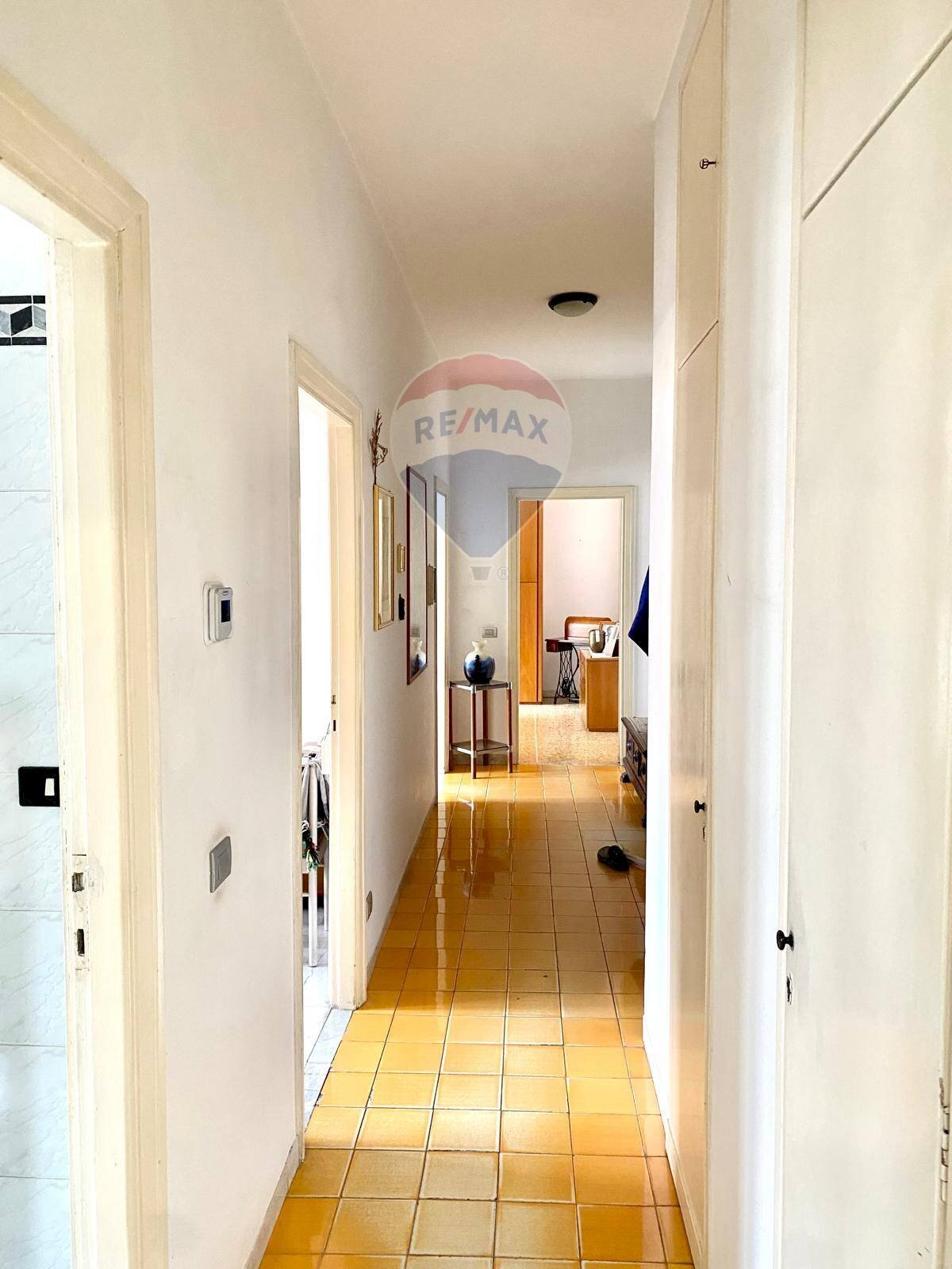 Three-room apartment Via Val D'aosta, Roma (neighborhood Monte Sacro) - photo 3