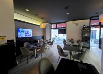 Attività Commerciale Via Giuseppe Garibaldi, Ferrara (zona Centro Storico) - foto 5