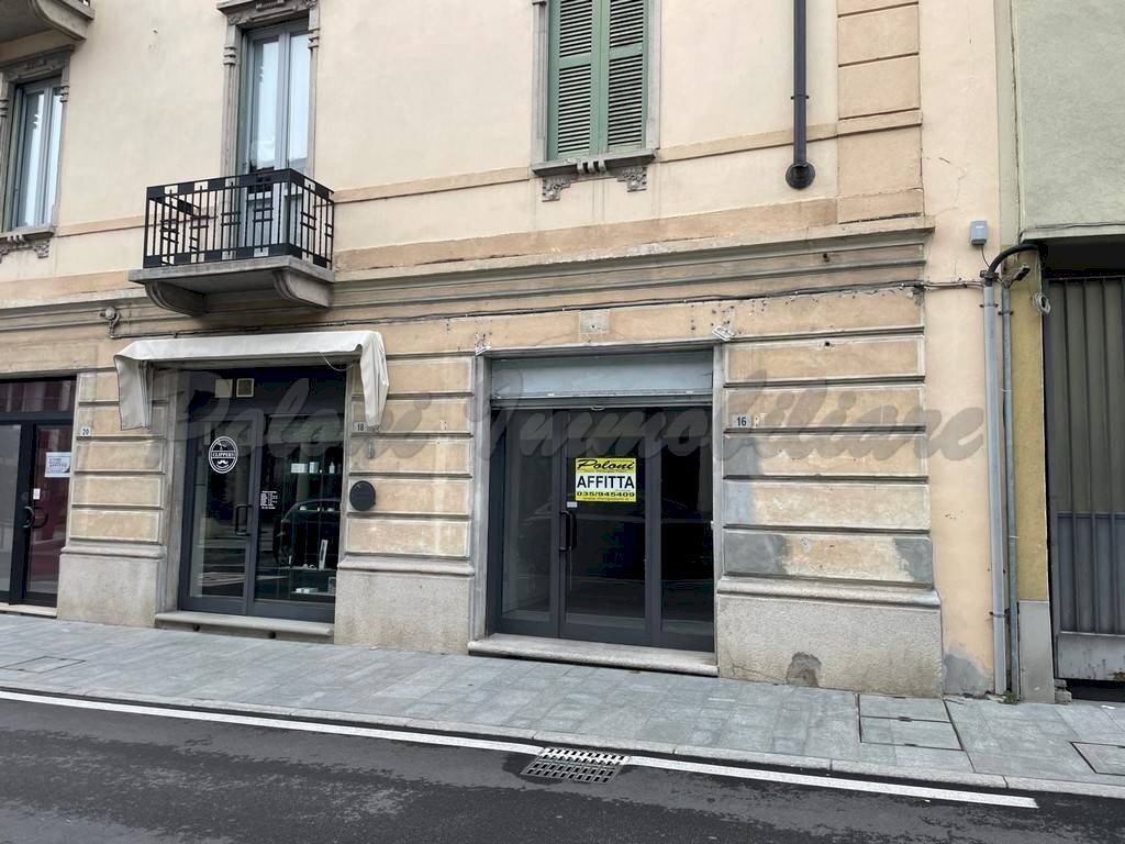 Facciata - Shop via Antonio Locatelli, 16, Trescore Balneario - photo 2