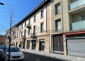 Facciata - Shop via Antonio Locatelli, 16, Trescore Balneario - photo 1