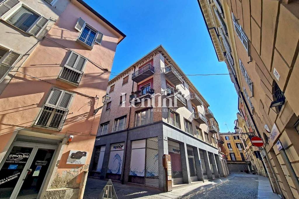 Facciata - Four-room apartment via Paleologi, 1, Casale Monferrato - photo 1