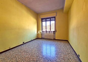 Camera da letto - Quadrilocale via Paleologi, 1, Casale Monferrato - foto 16