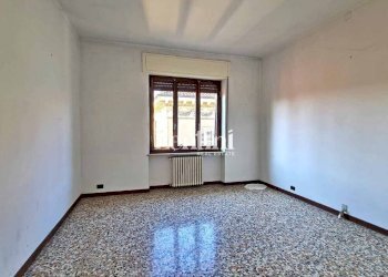 Camera da letto - Quadrilocale via Paleologi, 1, Casale Monferrato - foto 17