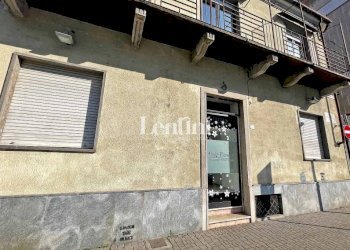 Facciata - Negozio piazza San Francesco d'Assisi, Casale Monferrato - foto 2