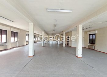 Commercial Premises Capannori - photo 3