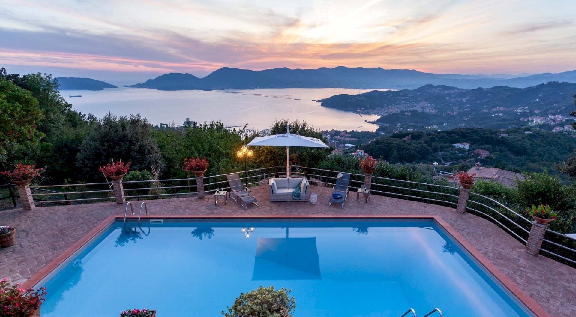 Single Family Villa Lerici - photo 1