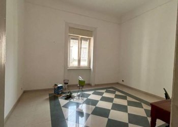 Stanza non arredata - Trilocale corso Umberto I, 104, Taranto - foto 4