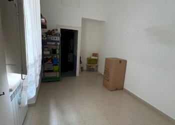 Stanza non arredata - Trilocale corso Umberto I, 104, Taranto - foto 5