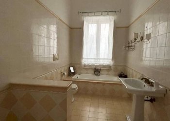 Bagno - Trilocale corso Umberto I, 104, Taranto - foto 7